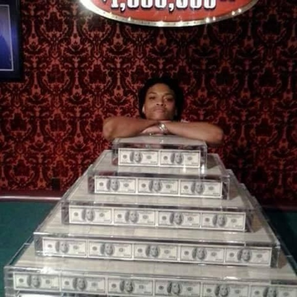 Meet your Posher, Oumunique - Picture 1 of 1